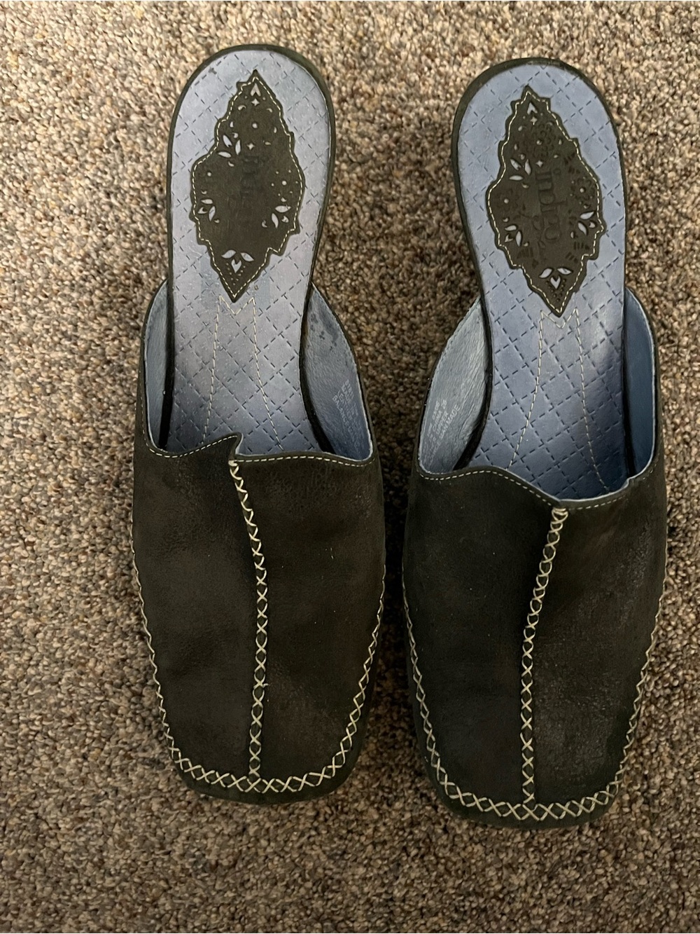 Indigo by Clark’s Navy Blue Suede mules
